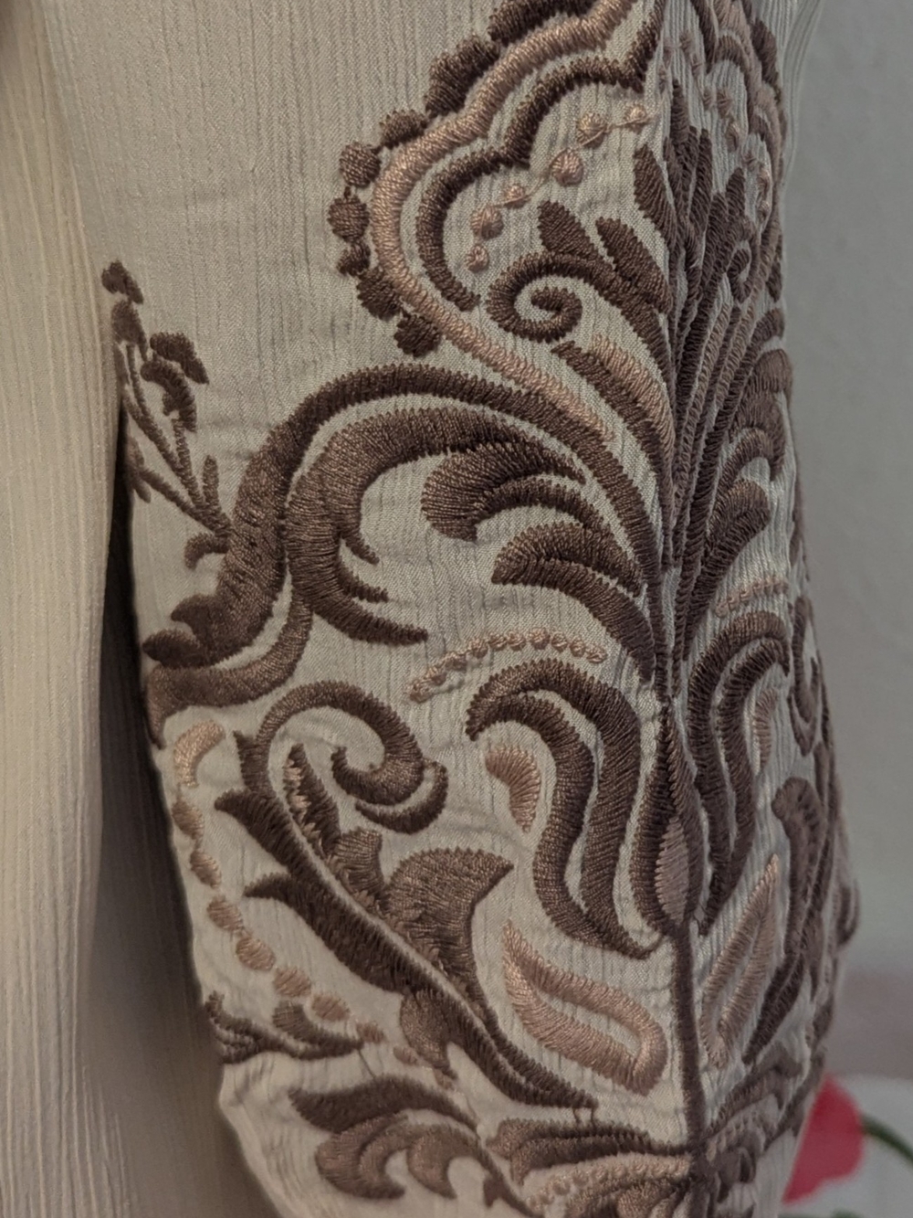 New With Tags Savanna Jane Cream Tunic with Multicolor Floral Embroidery - Picture 6 of 8
